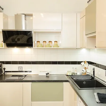*sea View* 1-bd Lovely In Apartment